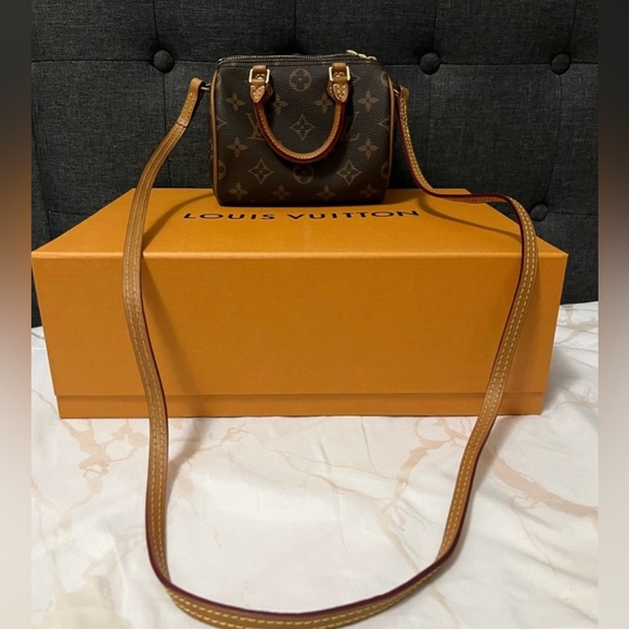 Mini size - Picture 1 of 8